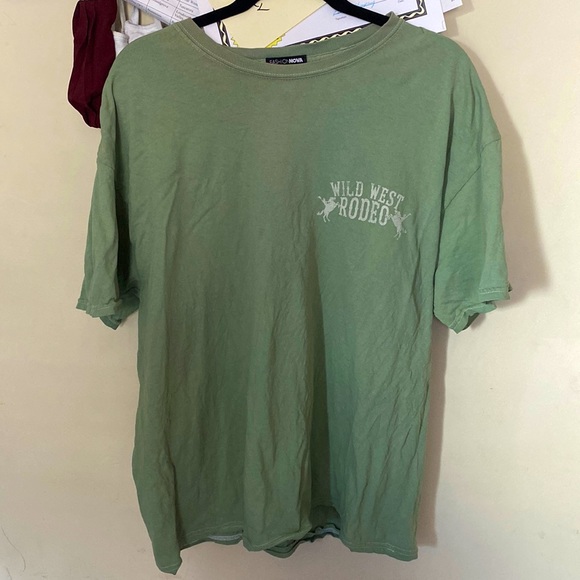 Fashion Nova tee brand new quality tee, only worn once - Picture 1 of 3